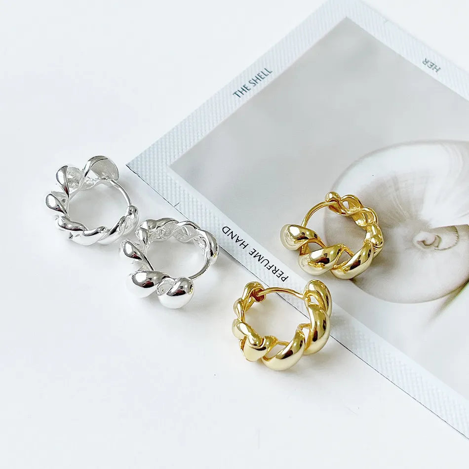 Twisted Croissant Minimal Hoops