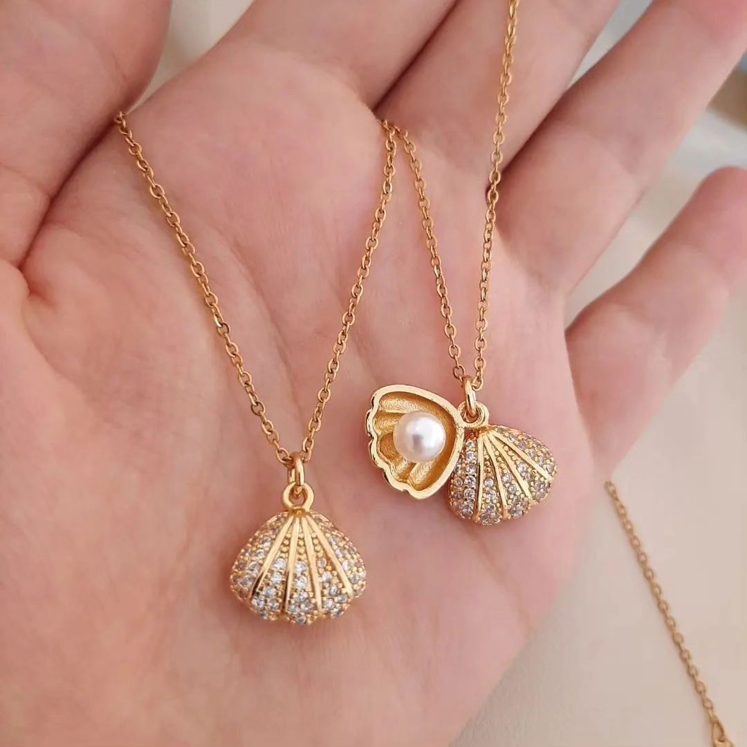 Shell Pearl Pendant Necklace
