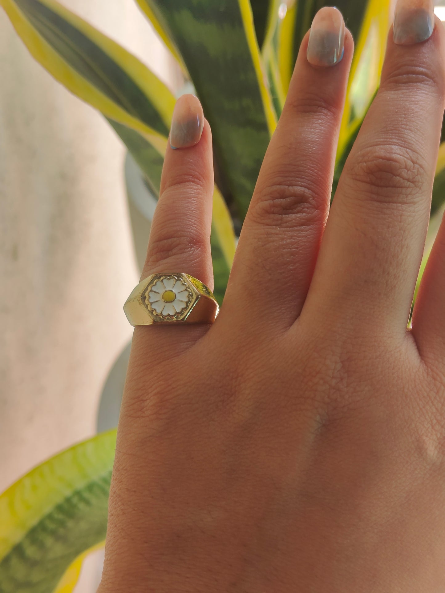 Daisy Signet Ring