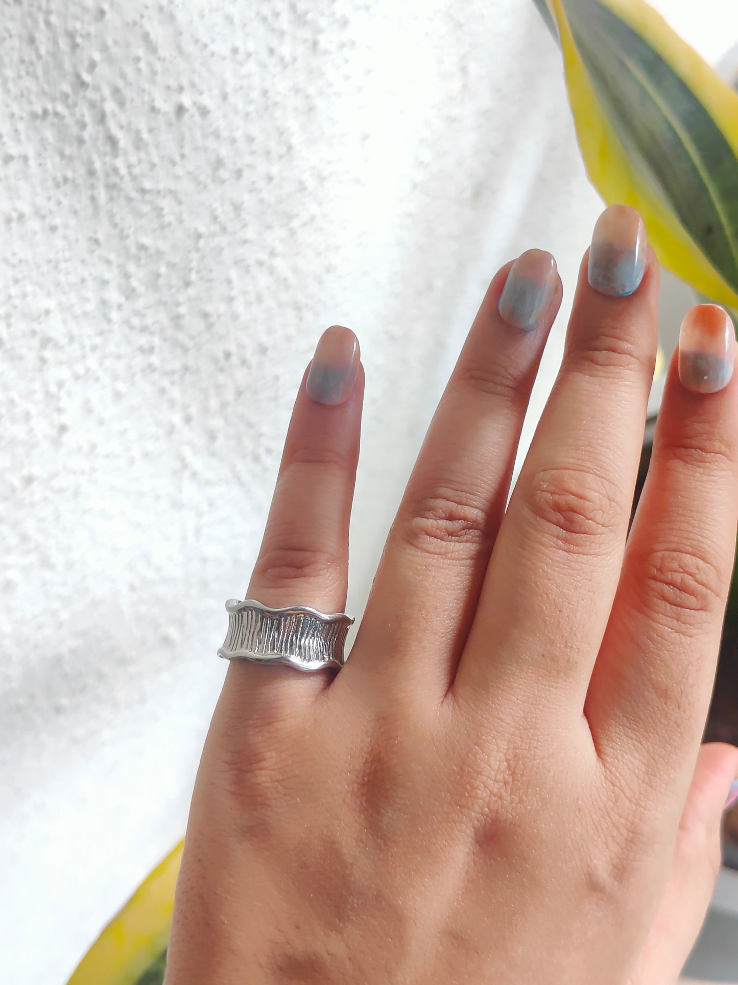 Concave Irregular Wave Ring