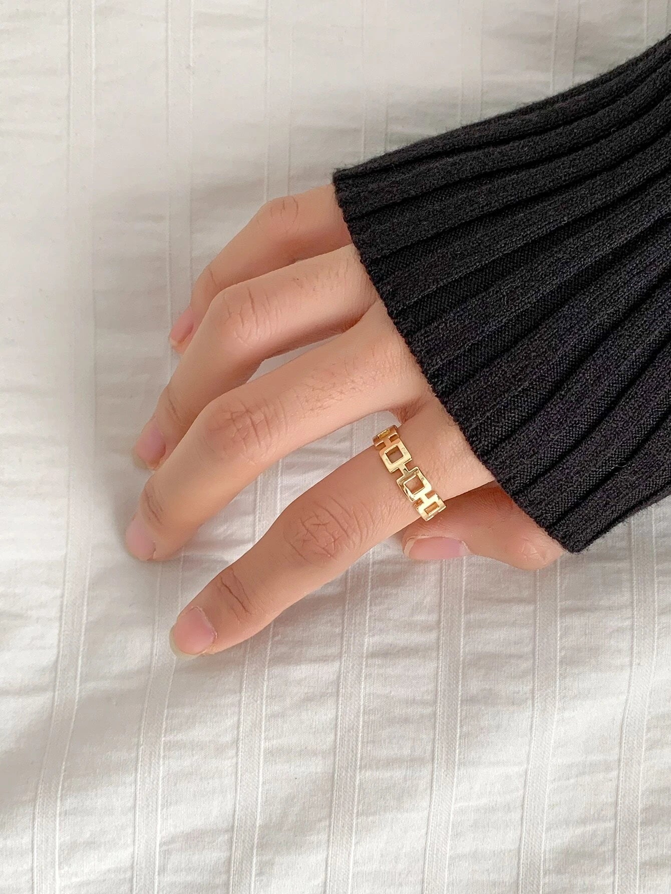 Rectangular Links Ring