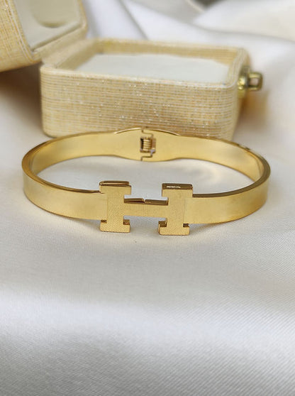 H-Chic Gold Bangle