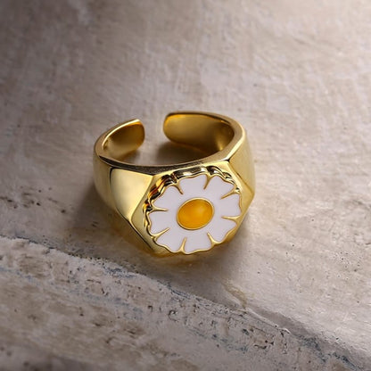 Daisy Signet Ring